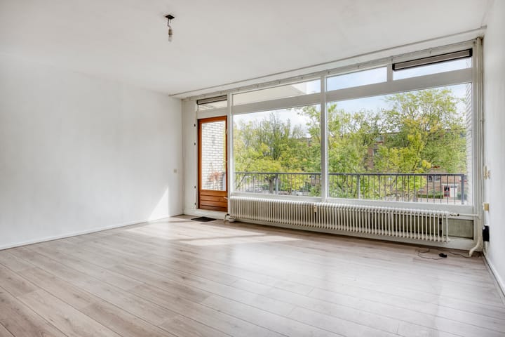 Photo 3 of Hanzestraat 128