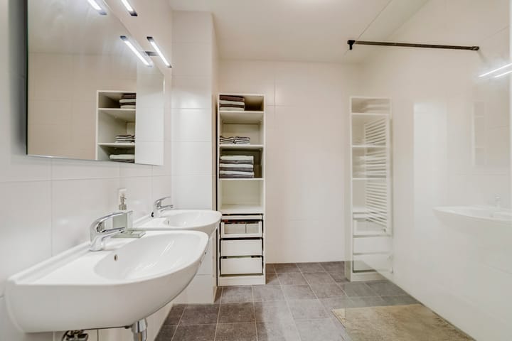 Photo 21 of Palissanderhout 100