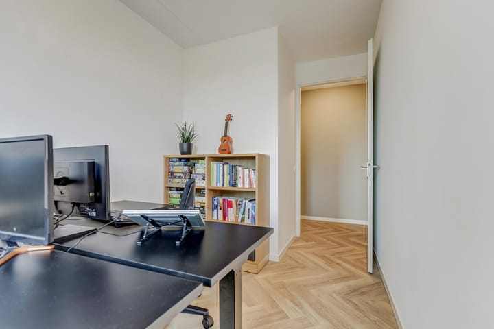 Photo 23 of Palissanderhout 100