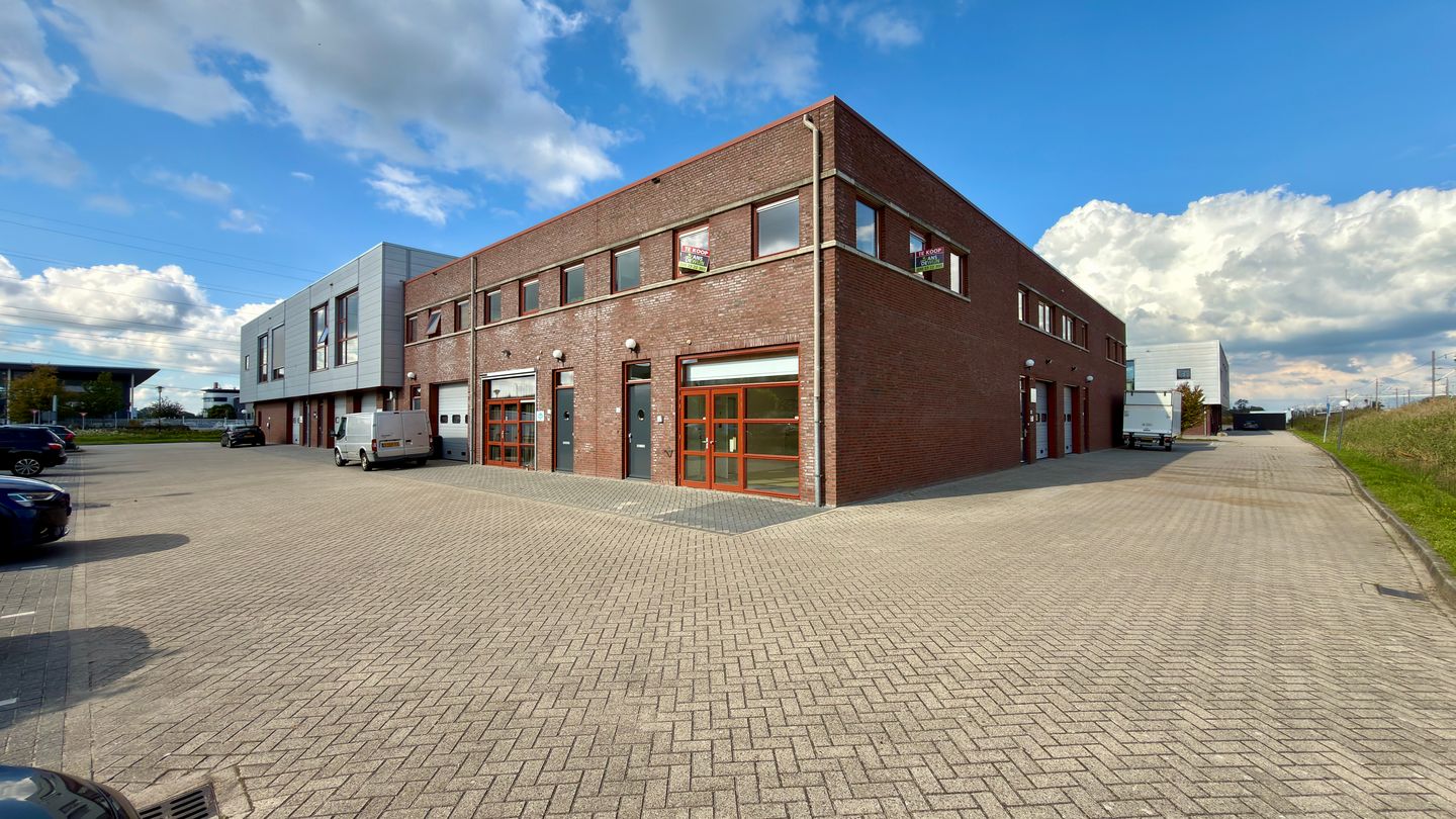 Bekijk foto 1 van De Corridor 12-a