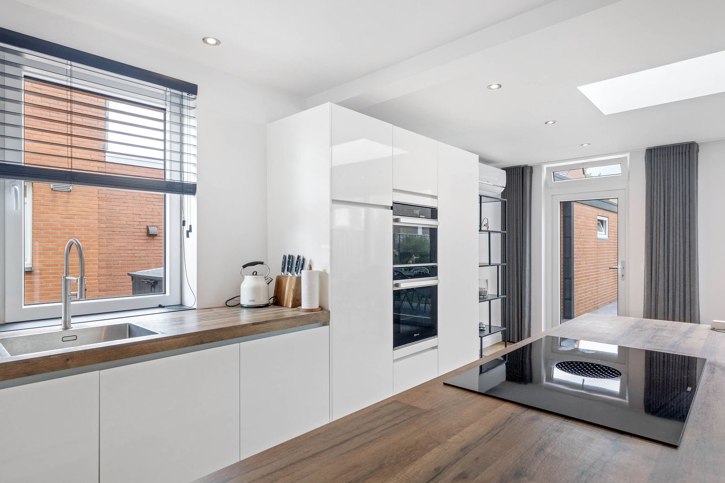 Foto 19 van Burgemeester Muijtersstraat 13