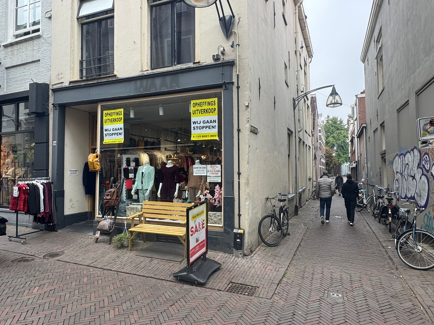 View photo 1 of Lange Bisschopstraat 35