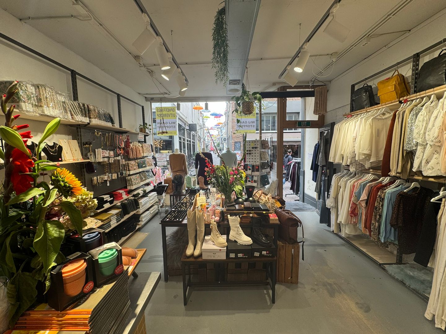 View photo 5 of Lange Bisschopstraat 35
