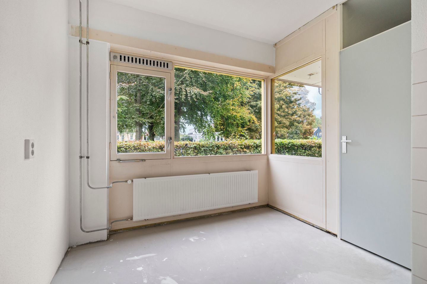 Photo 10 of Floraweg 16