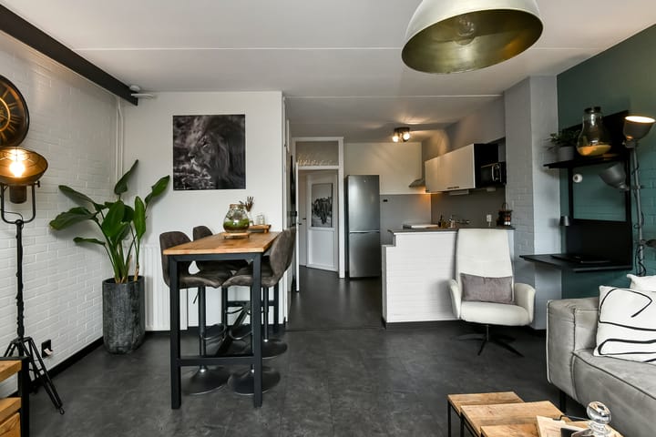 Photo 9 of Stuurboord 22-B