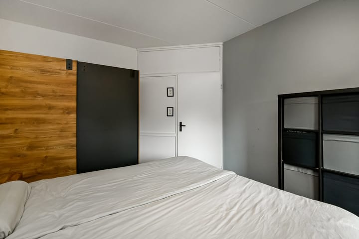 Photo 21 of Stuurboord 22-B