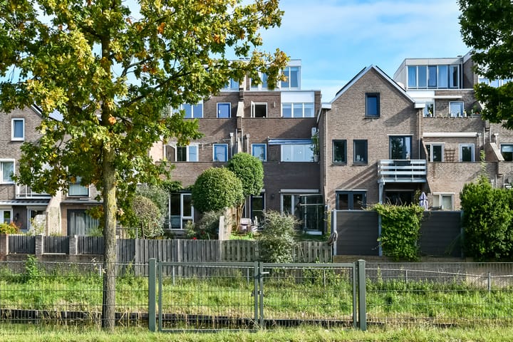 Photo 24 of Stuurboord 22-B