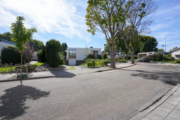 Foto 36 van Debijestraat 13