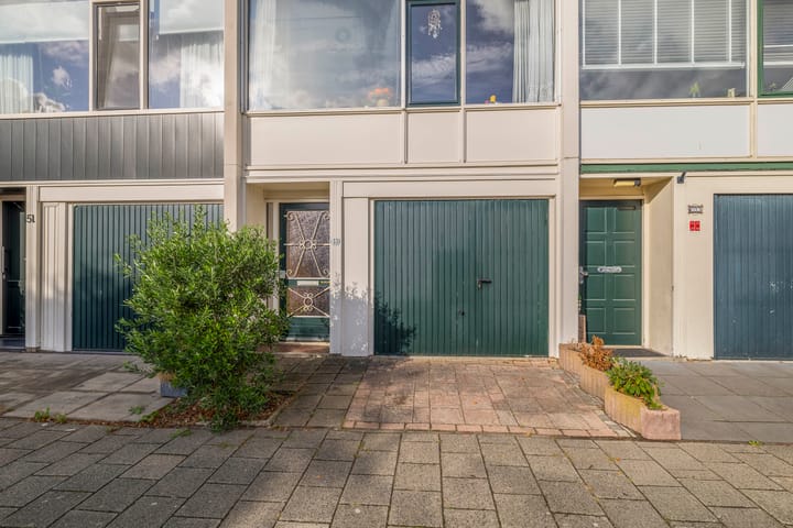 Photo 8 of Roerdompstraat 53