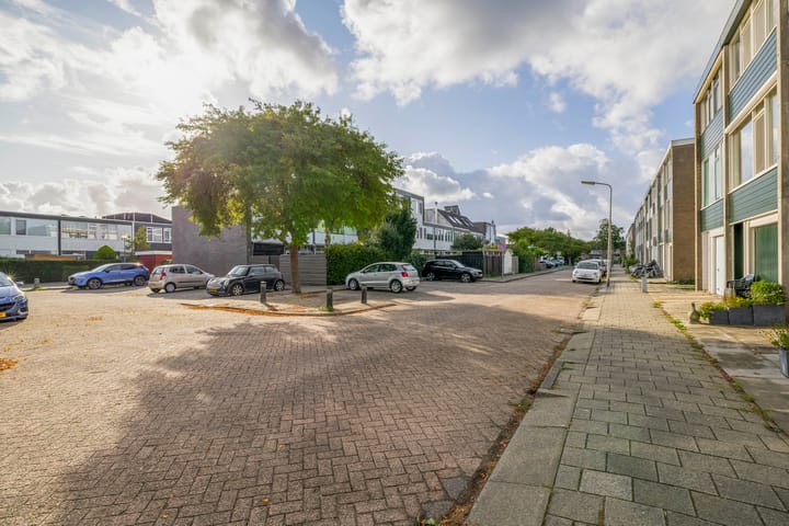 Photo 10 of Roerdompstraat 53