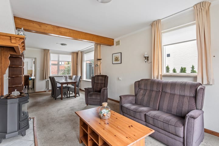 Photo 4 of Julianastraat 12