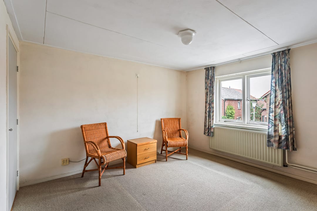 Photo 11 of Julianastraat 12