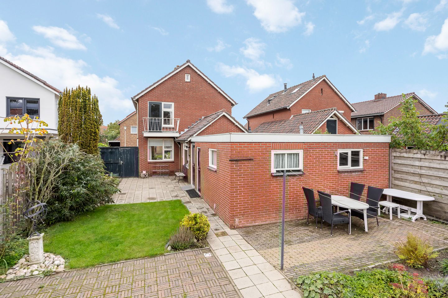 Photo 14 of Julianastraat 12