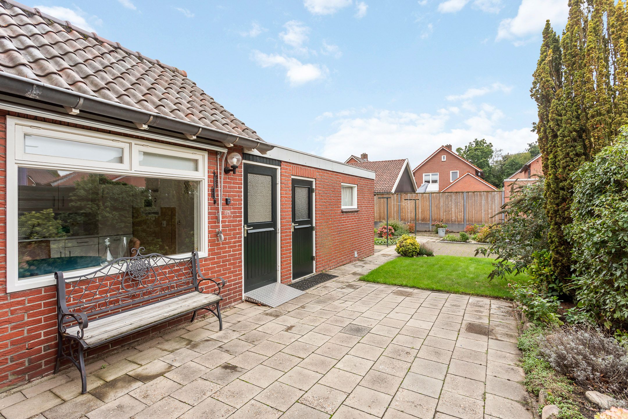 Photo 15 of Julianastraat 12