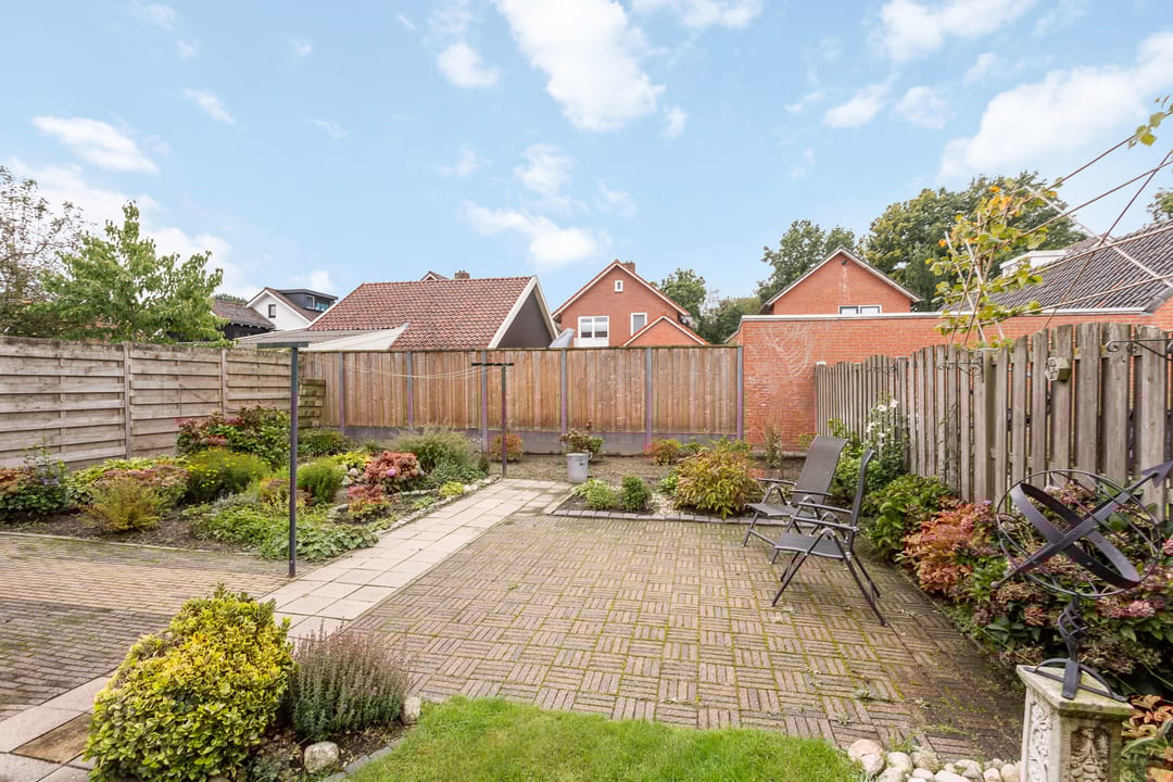 Photo 16 of Julianastraat 12