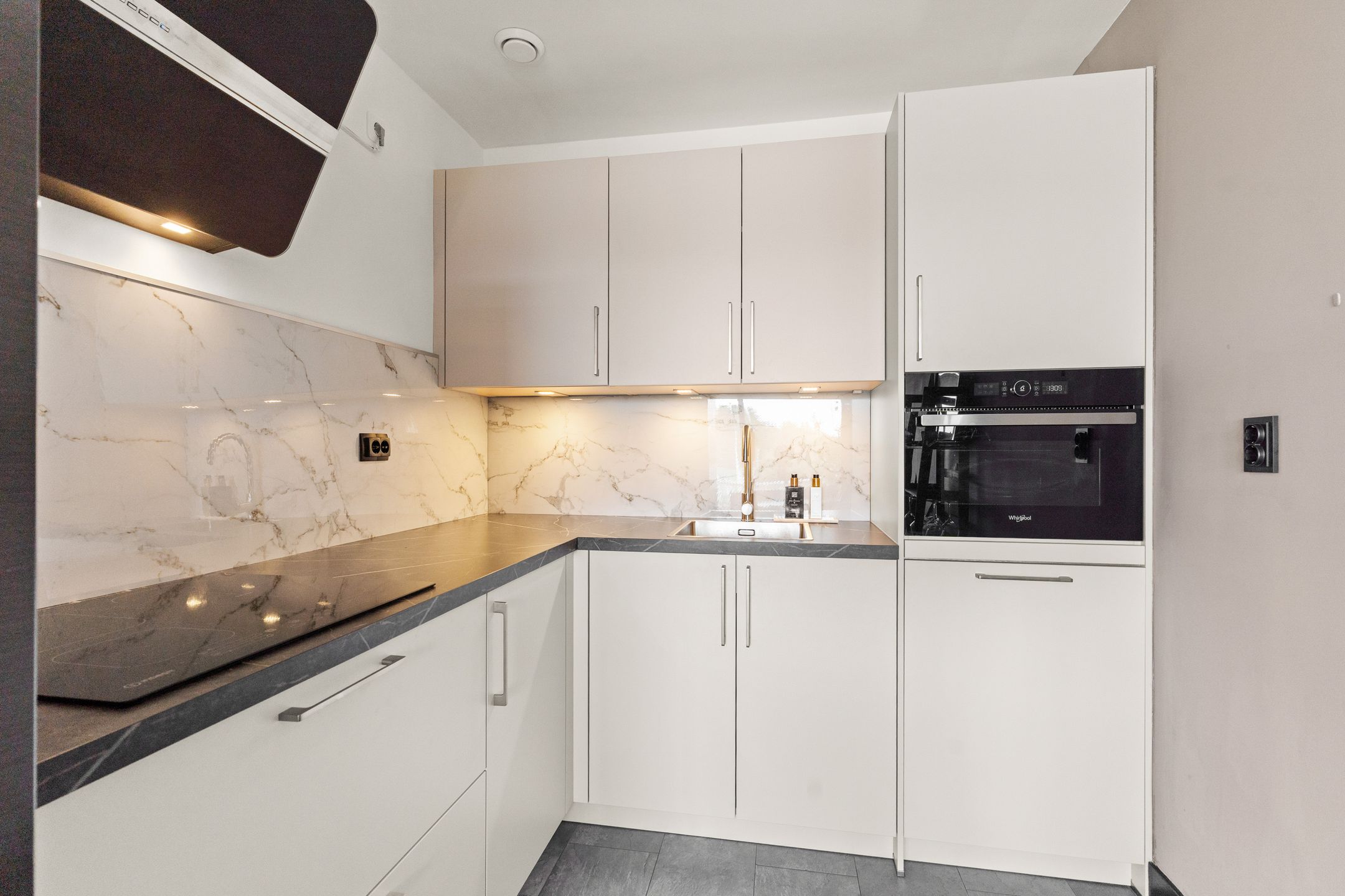 Photo 3 of J.T.P. Bijhouwerhof 57