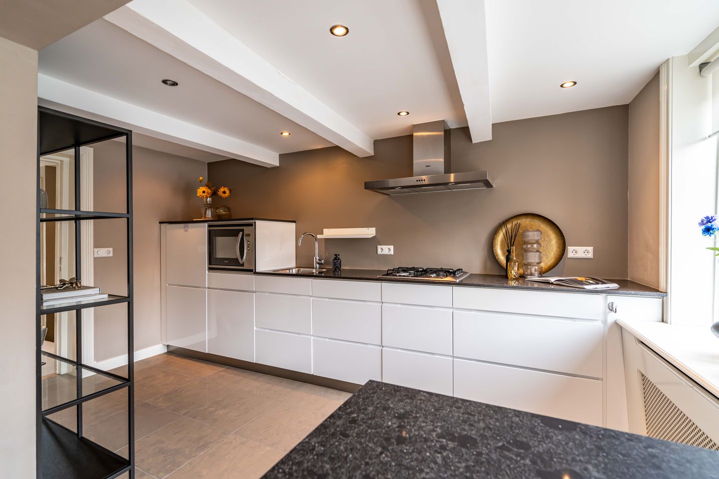 Foto 10 van Denneweg 13-B