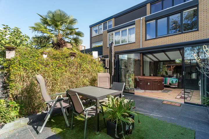 Photo 2 of Karolingersweg 124