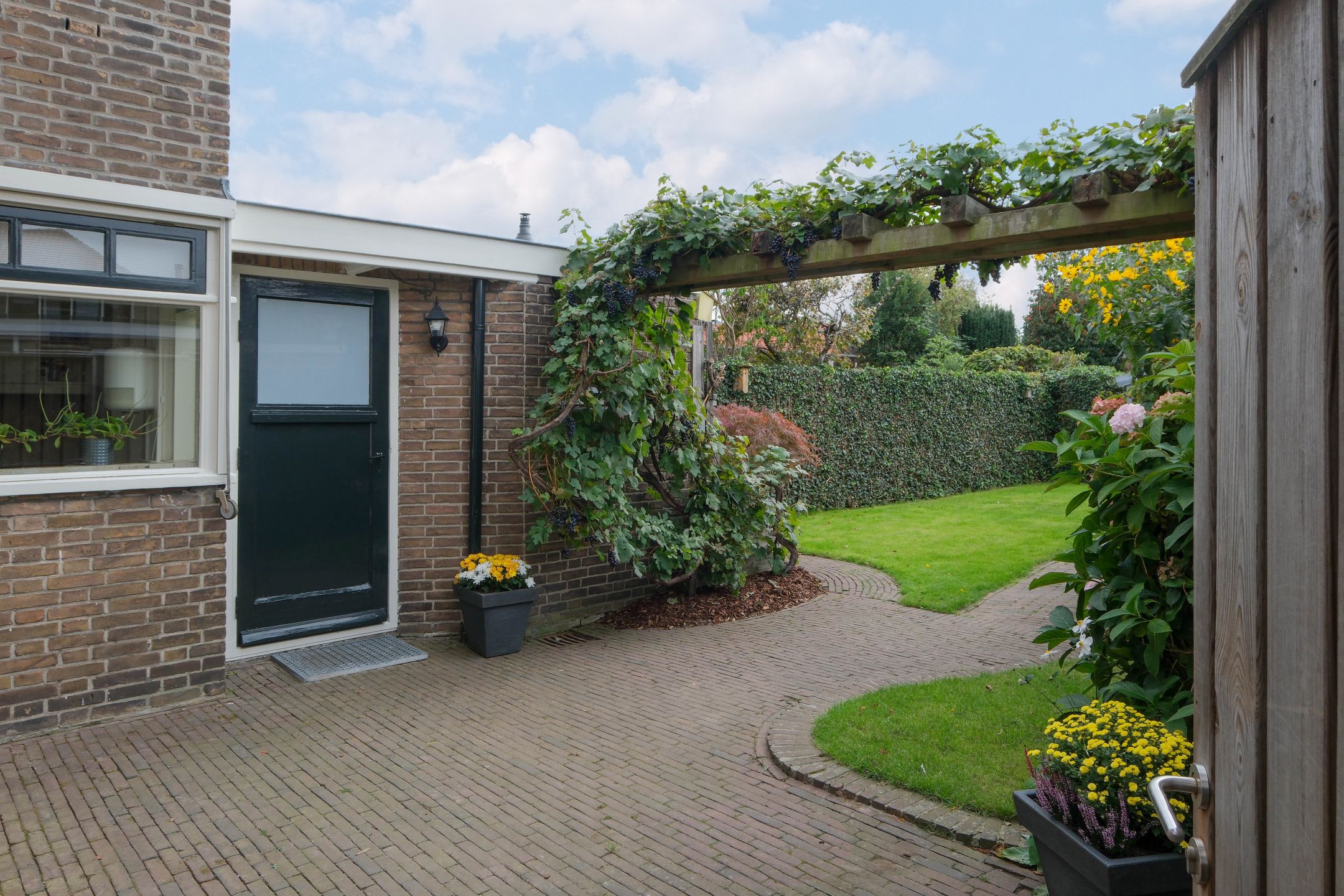 Photo 30 of Louisestraat 21