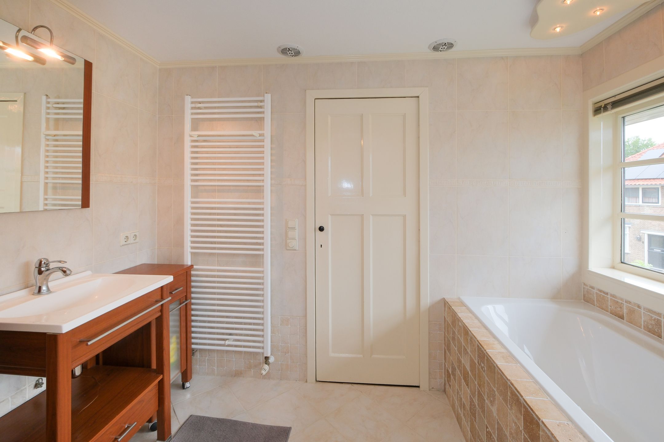 Photo 24 of Louisestraat 21