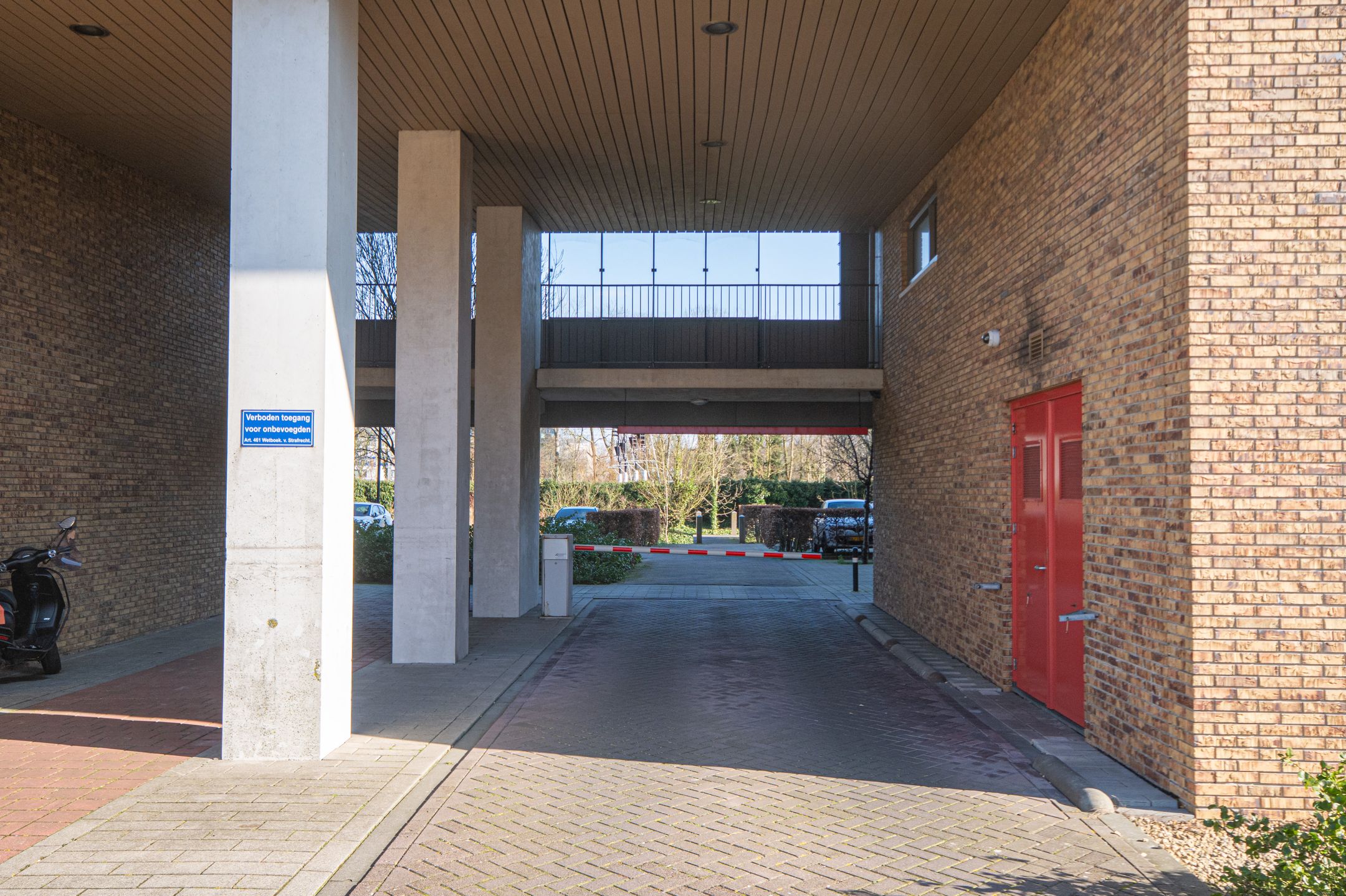 Foto 27 van Klaroenstraat 239