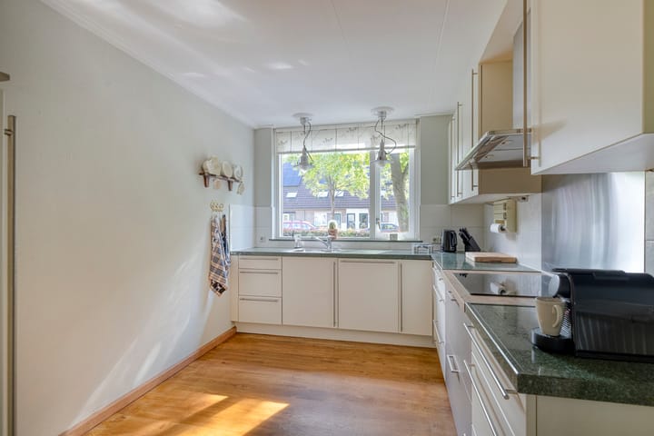 Foto 13 van Weth. Van der Veldenweg 9