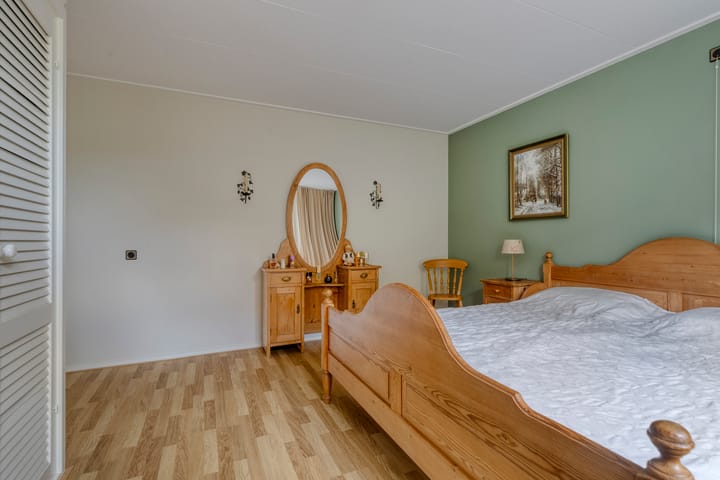 Foto 19 van Weth. Van der Veldenweg 9