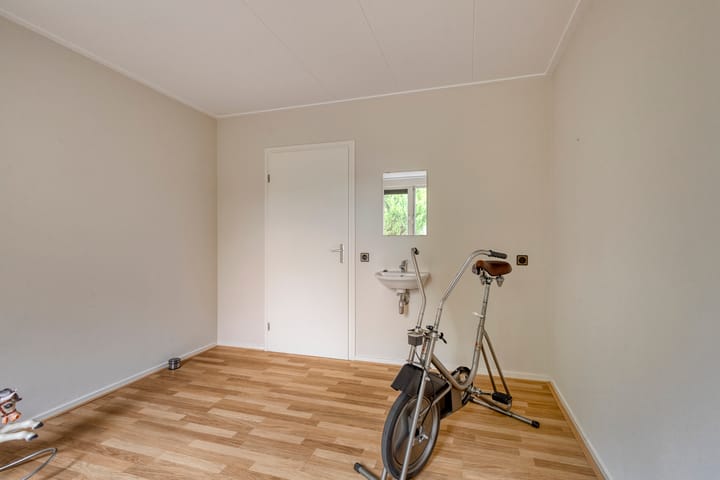 Foto 23 van Weth. Van der Veldenweg 9