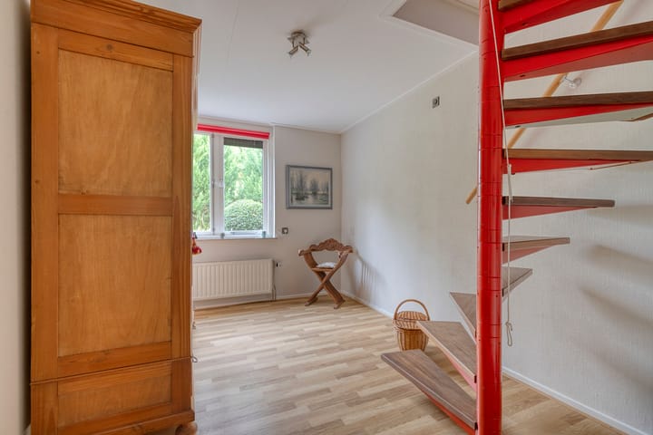 Foto 24 van Weth. Van der Veldenweg 9