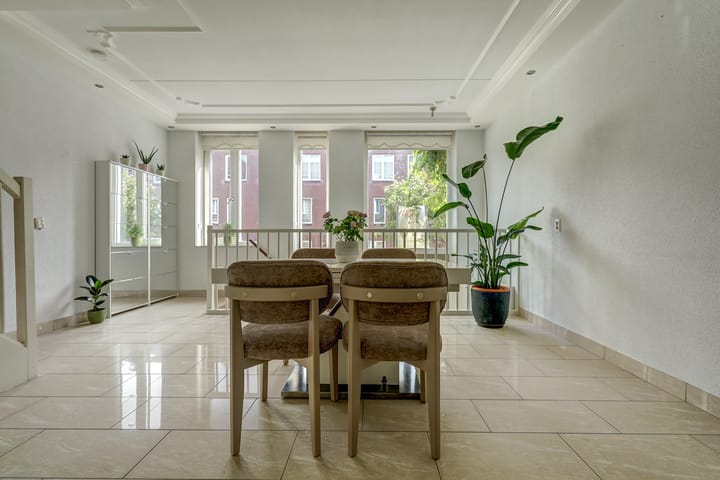 Photo 8 of Mathenesserstraat 163