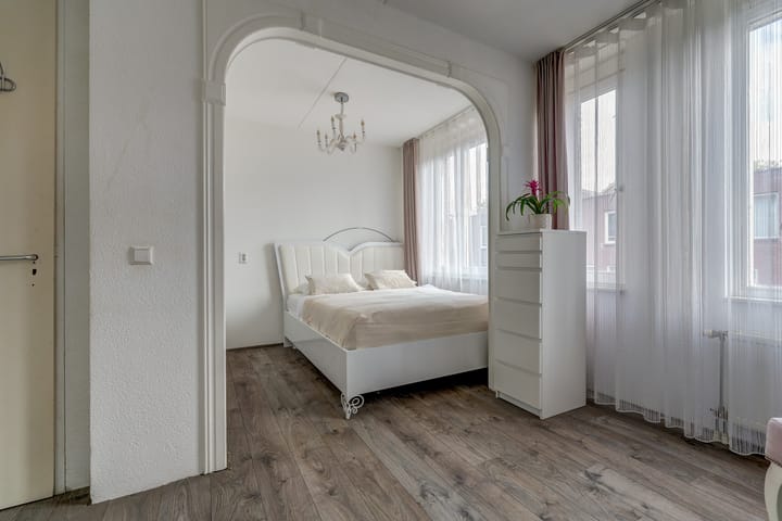 Photo 13 of Mathenesserstraat 163