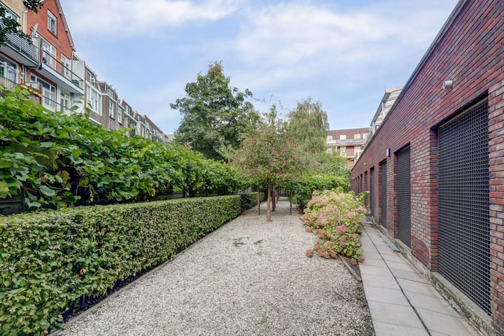 Photo 23 of Mathenesserstraat 163