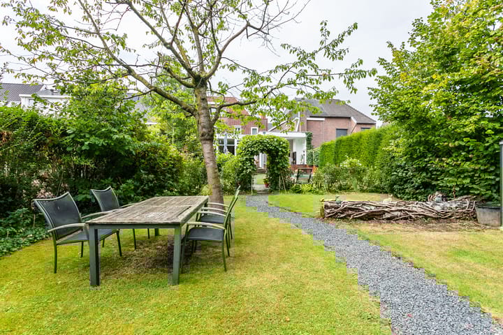 Photo 49 of Julianastraat 45