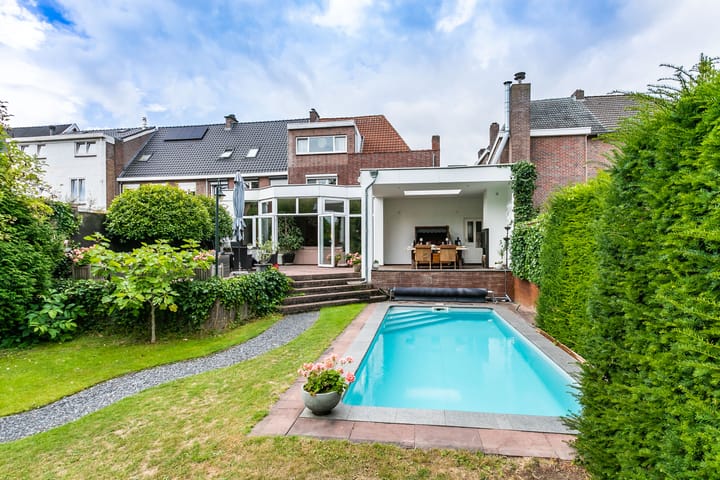 Photo 56 of Julianastraat 45