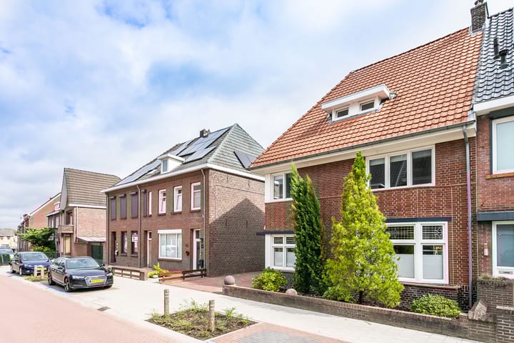 Photo 62 of Julianastraat 45