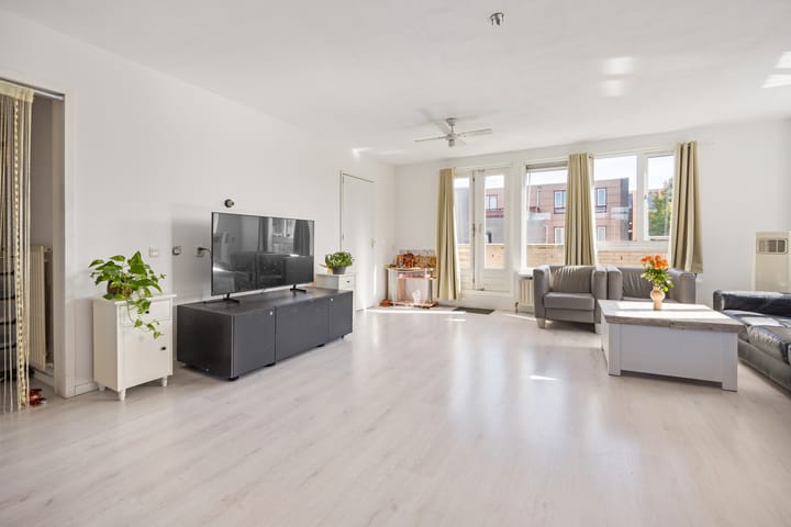 Photo 3 of Saffraanplein 13