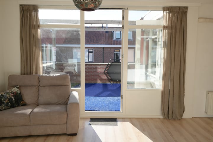 Foto 9 van Helmstraat 14-B