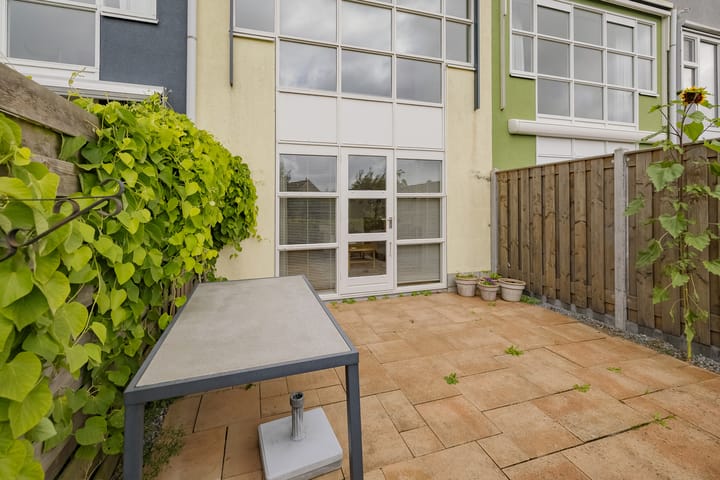 Foto 2 van Betsy Perkstraat 39