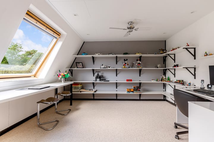 Photo 35 of Hofmark 144