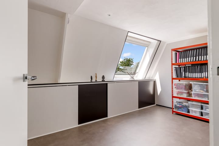 Photo 44 of Hofmark 144