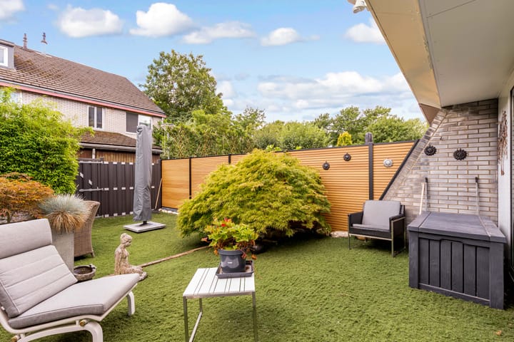 Photo 51 of Hofmark 144