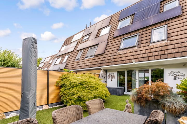 Photo 52 of Hofmark 144