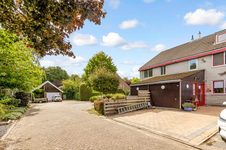 Photo 58 of Hofmark 144