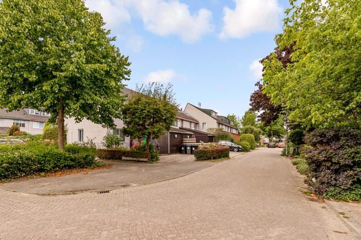 Photo 62 of Hofmark 144