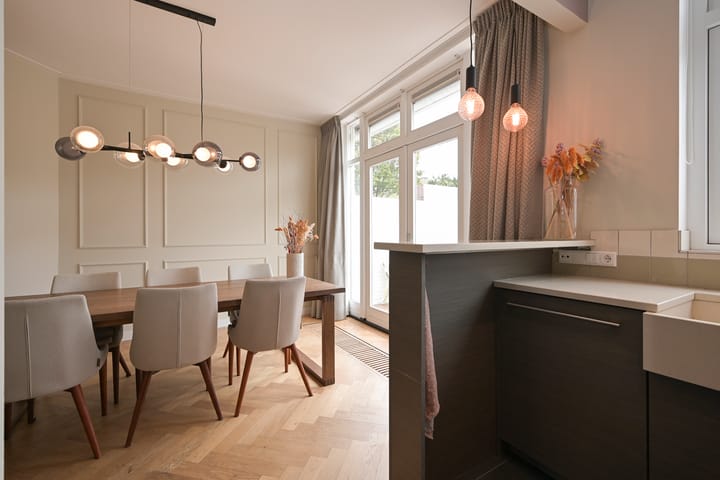 Foto 8 van Van Zuylen van Nijeveltstraat 105