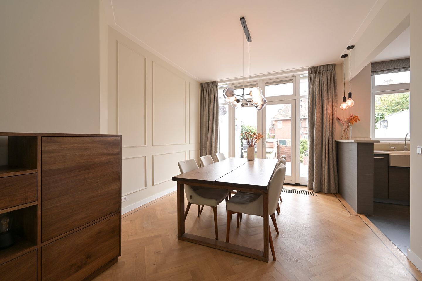 Foto 10 van Van Zuylen van Nijeveltstraat 105