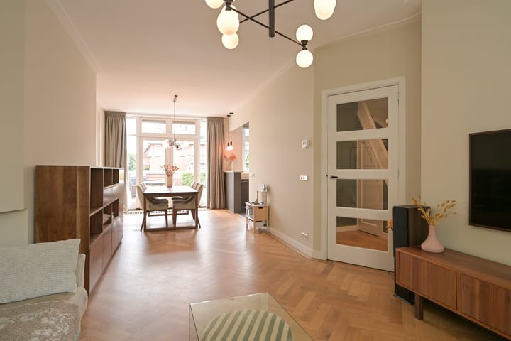 Foto 12 van Van Zuylen van Nijeveltstraat 105