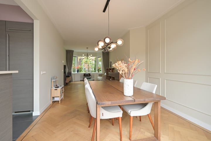 Foto 13 van Van Zuylen van Nijeveltstraat 105