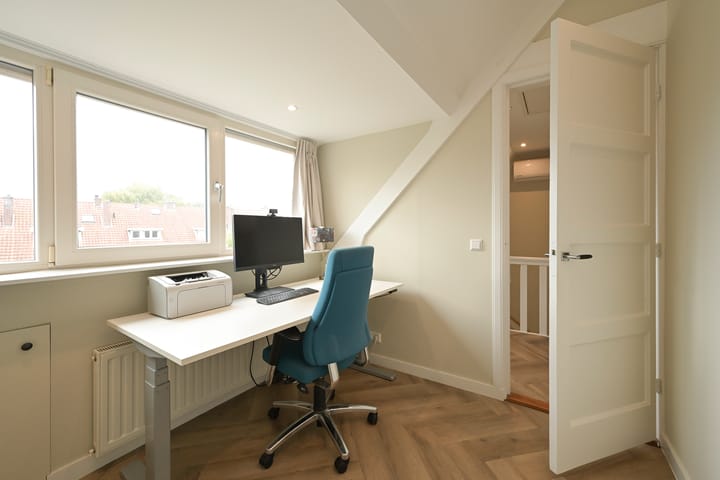 Foto 33 van Van Zuylen van Nijeveltstraat 105