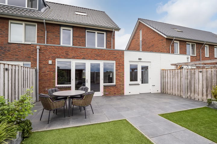 Foto 35 van Buitenhof 34